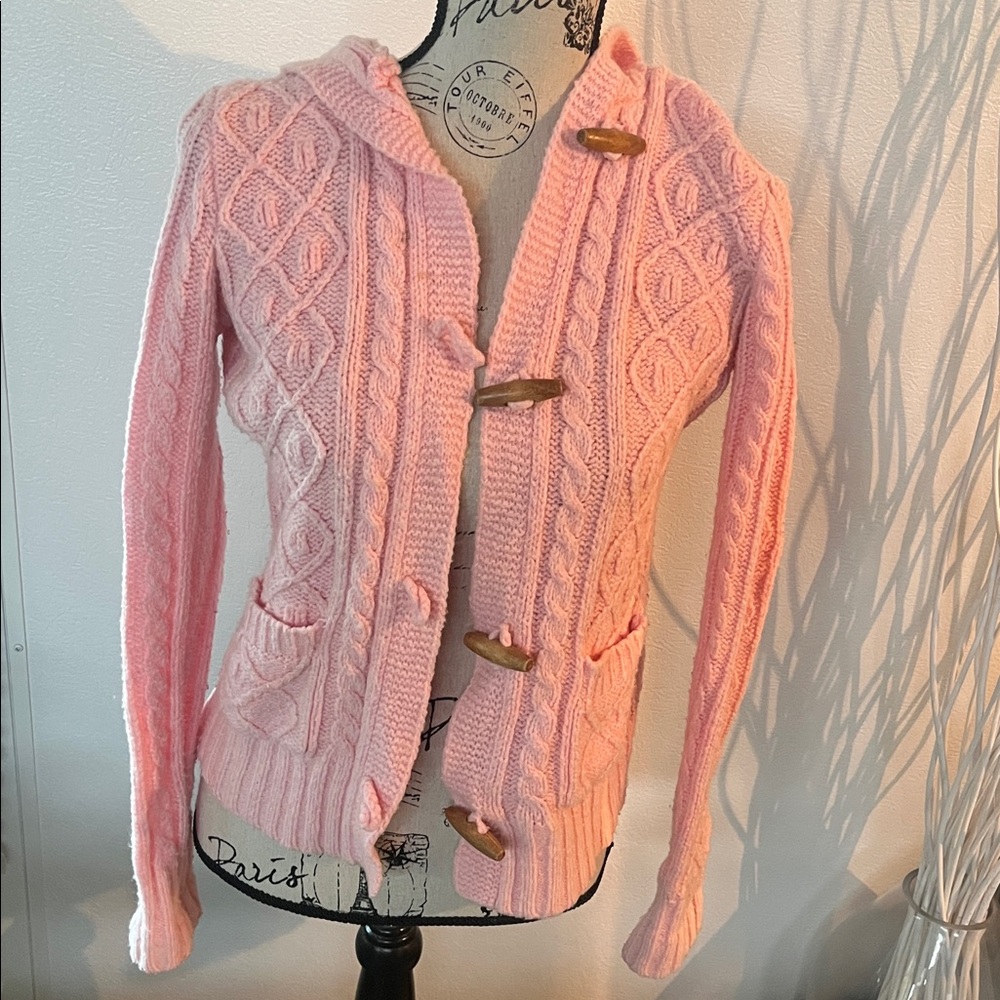 Delia’s Vintage L Pink Cable Knit Hoodie Cardigan Toggle Buttons front pockets